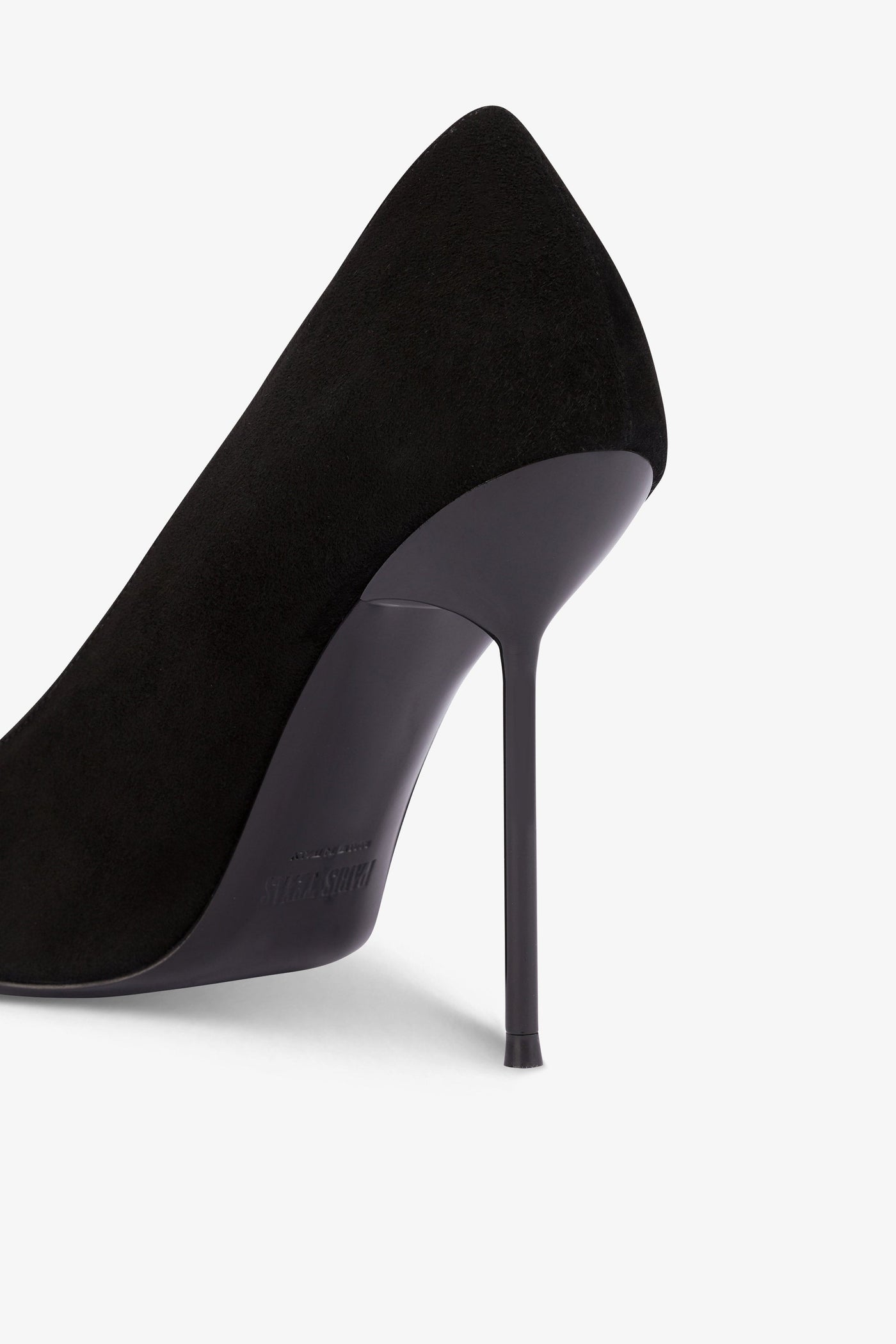 Pointed pumps in soft black suede leather