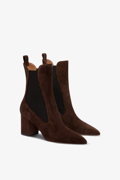 Pointed ankle boots in soft pepper suede leather