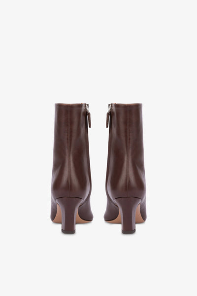 Pointed ankle boots in smooth mocha leather