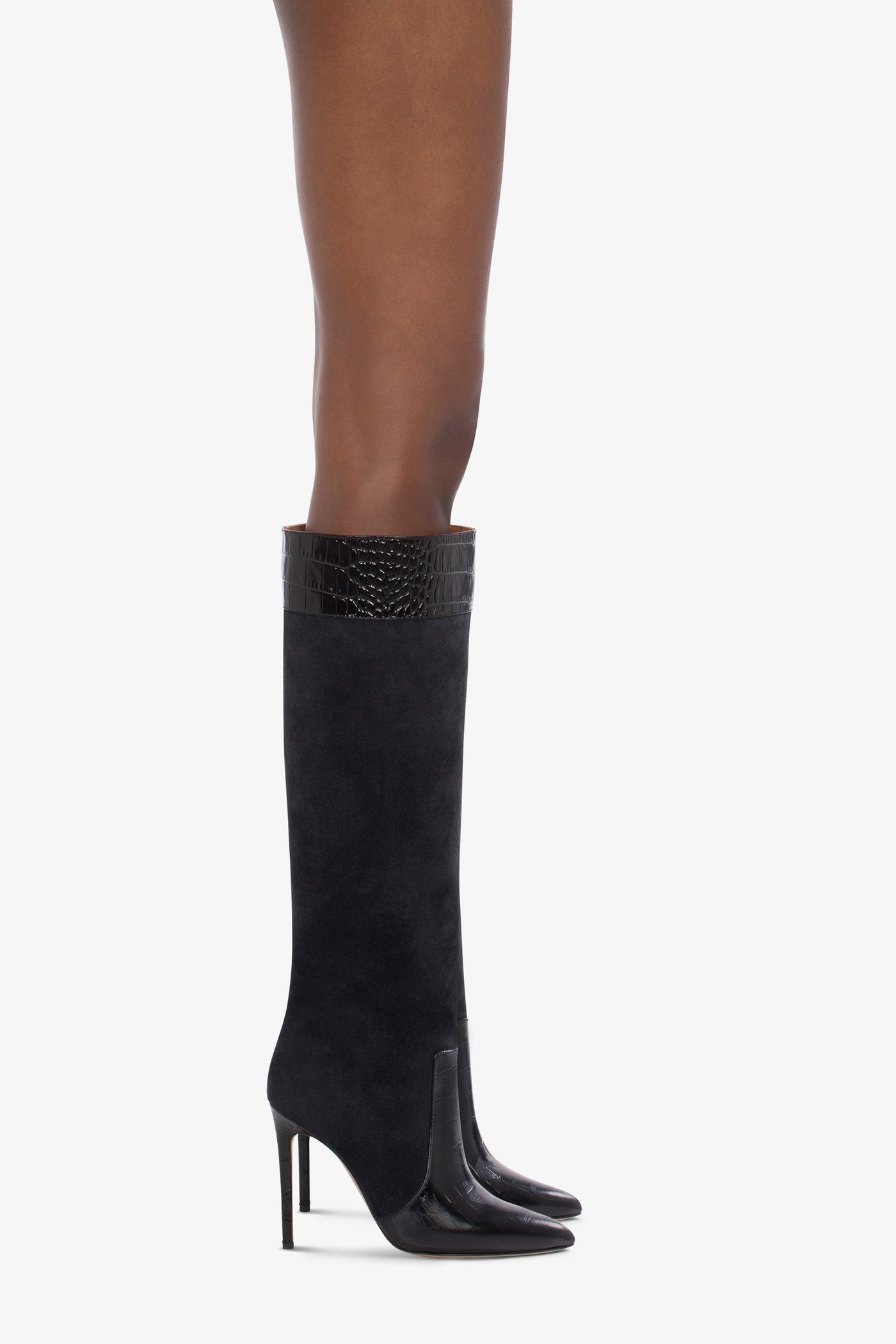 Pointed boots in black and off-black suede and soft croco-embossed leather