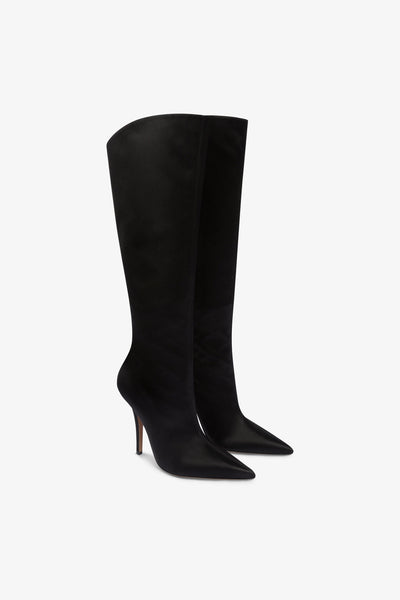 Boots in black satin