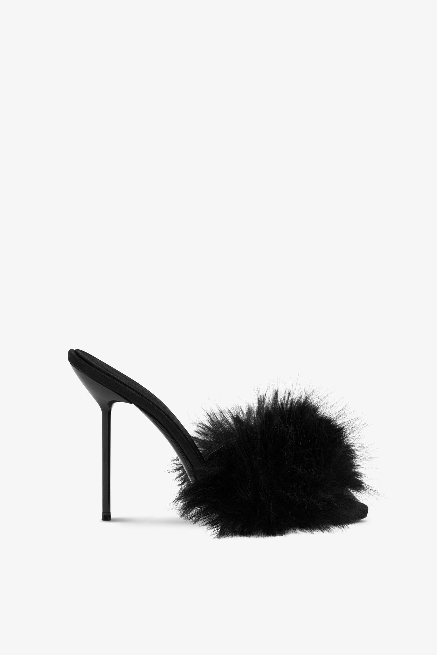 Mules in black satin and faux fur