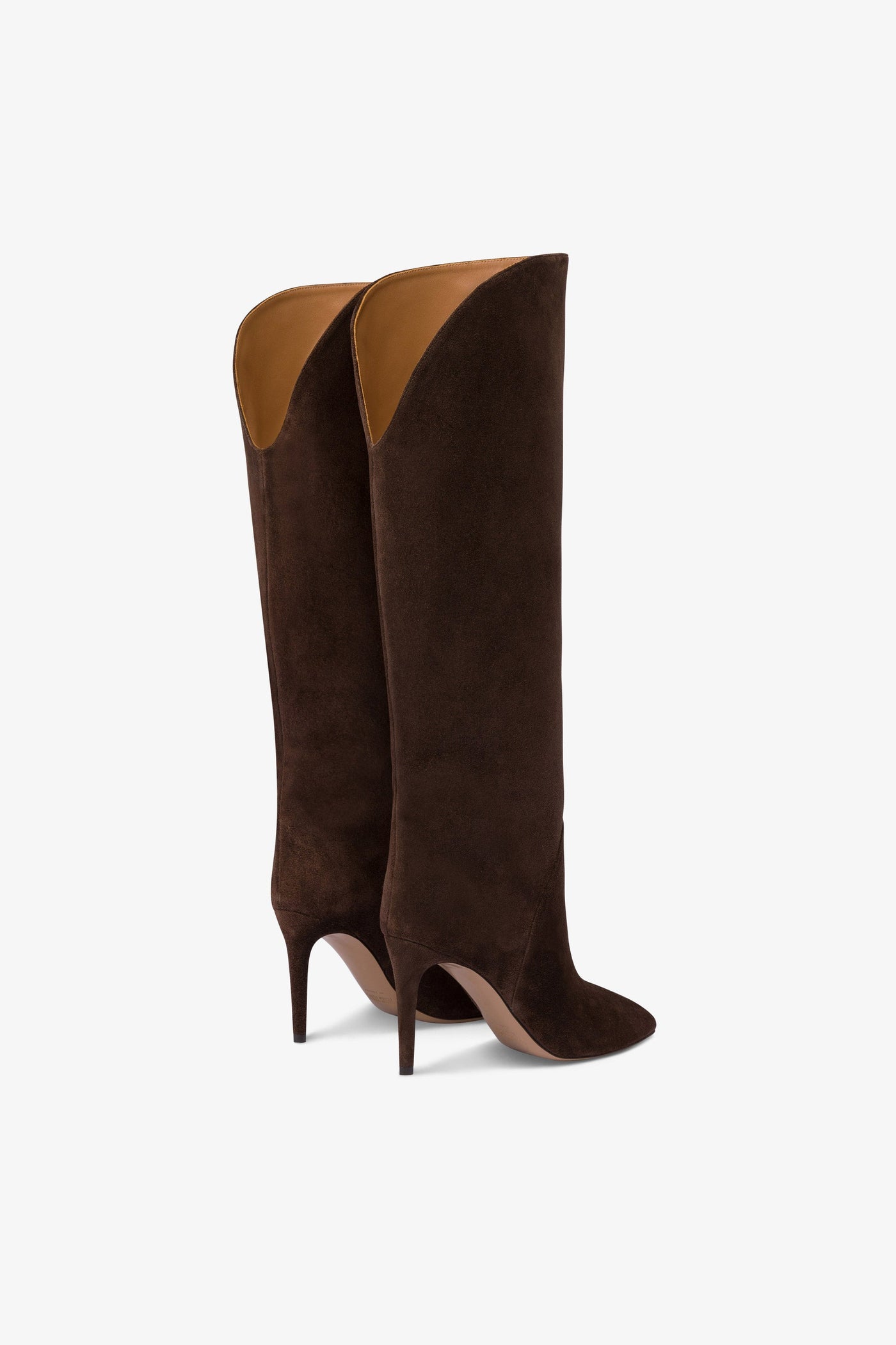 Boots in chocolate suede leather