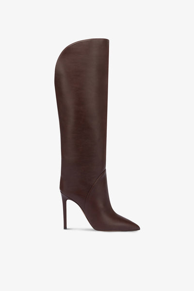 Boots in mocha leather