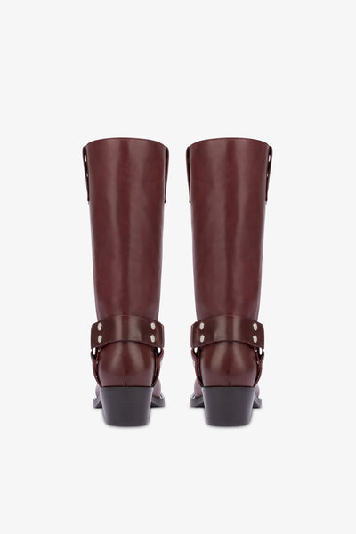 Square-toe boots in smooth plum leather